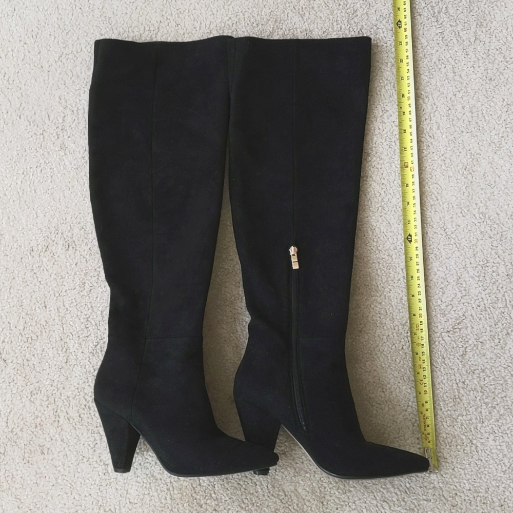 Emmshu boots size 8